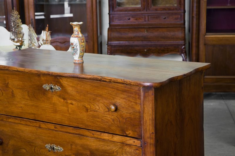 Professional Furniture Stripping Allows For Customization!